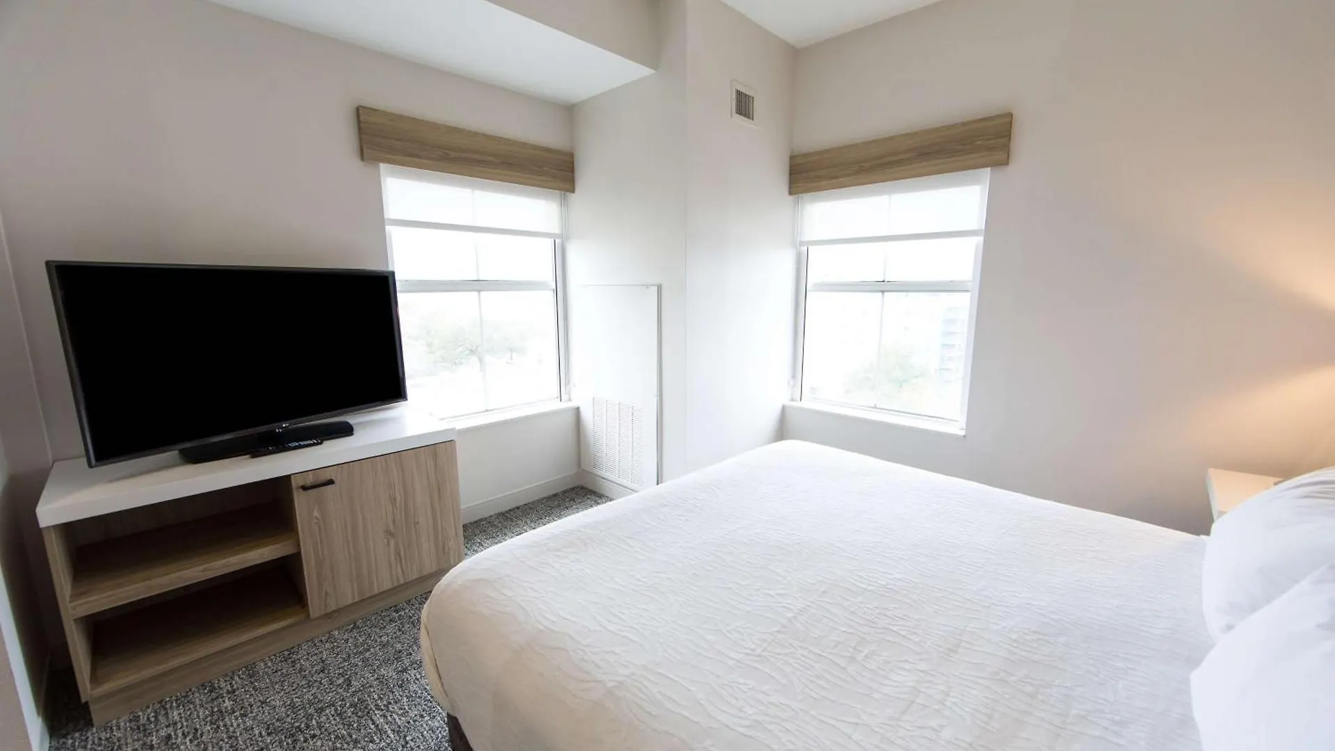 Hilton Garden Inn Savannah Historic District 3*,  United States