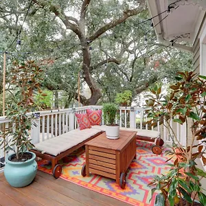 Park Avenue Treehouse Savannah